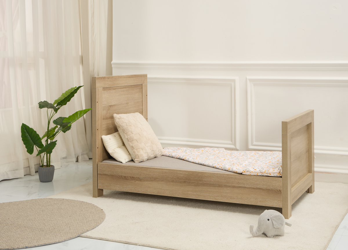Classic cot in toddler-bed configuration