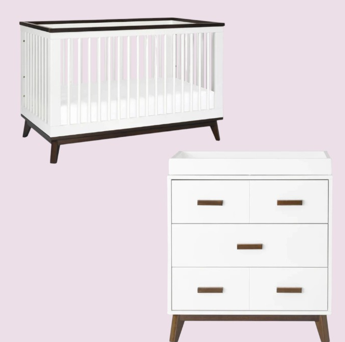 Babyletto Scoot 3 in 1 cot and  Dresser Set White/Walnut