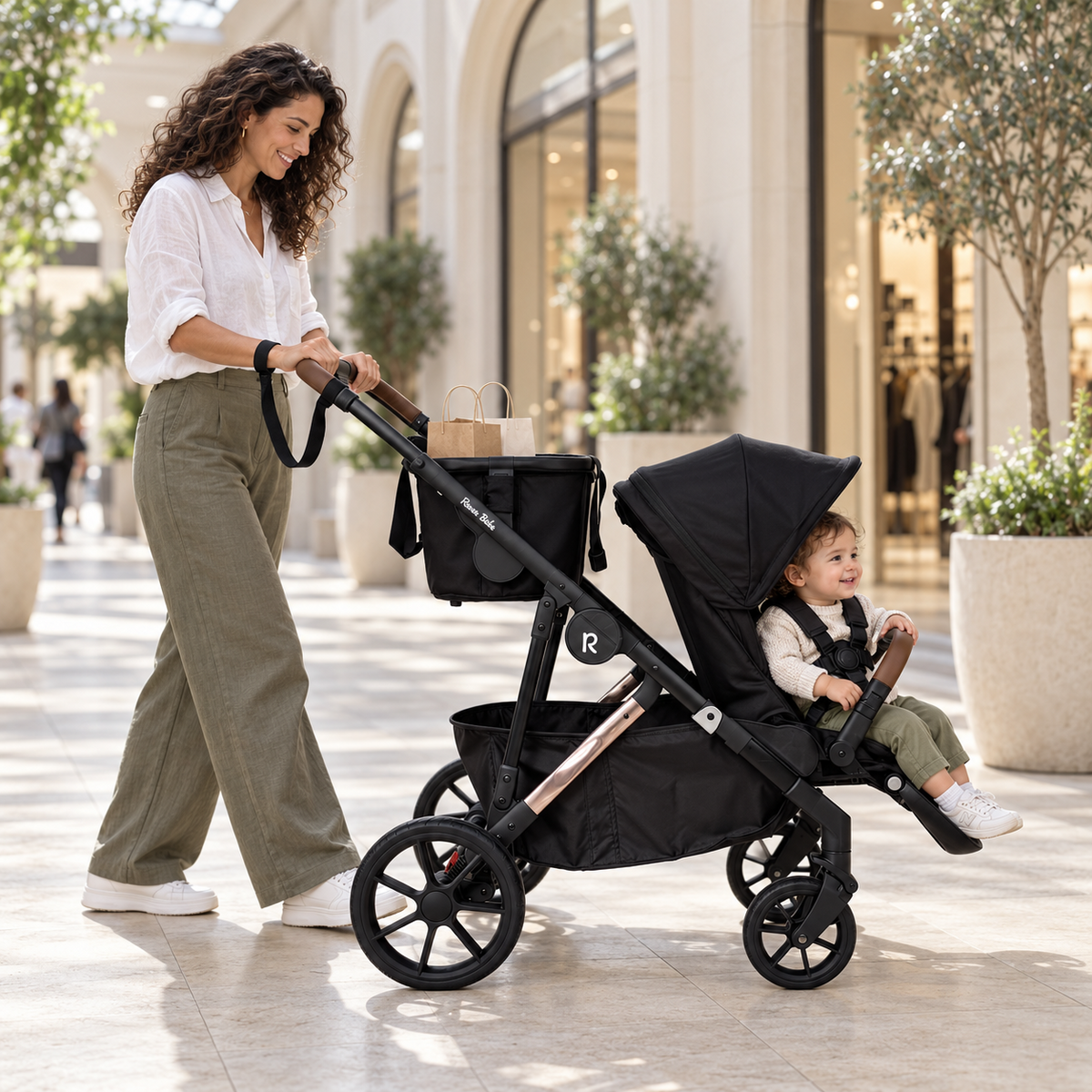 VEVO with world-facing lower seat and shopping basket on a shopping centre outing — Black