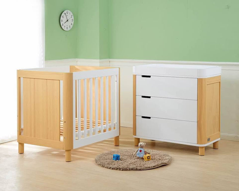 Rever Baby Aaron chest with change table top