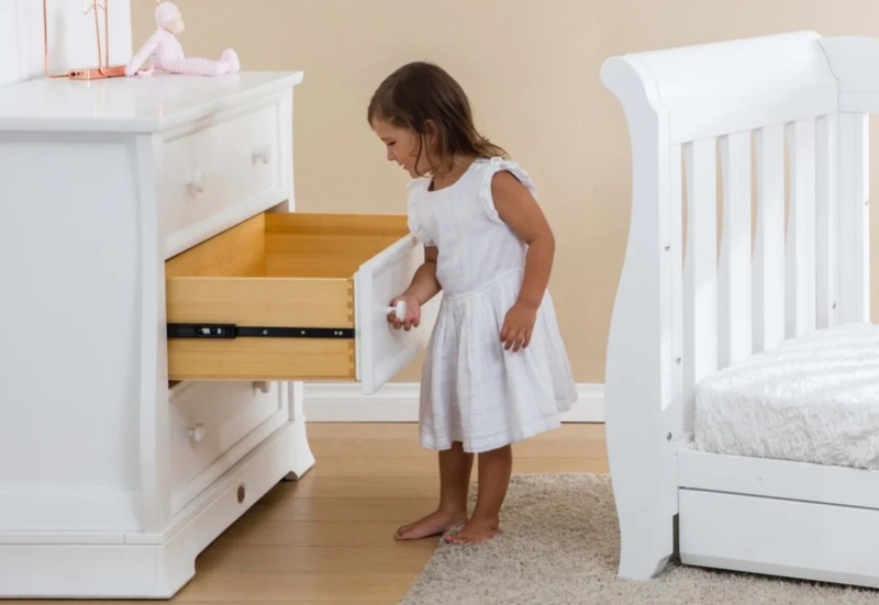 Boori sleigh deals cot with drawer